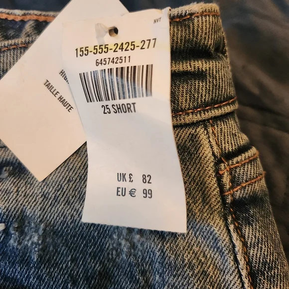 NWT A&F Curve Love 25 Short Distressed High Waisted The Mom Jean - Picture 6 of 6